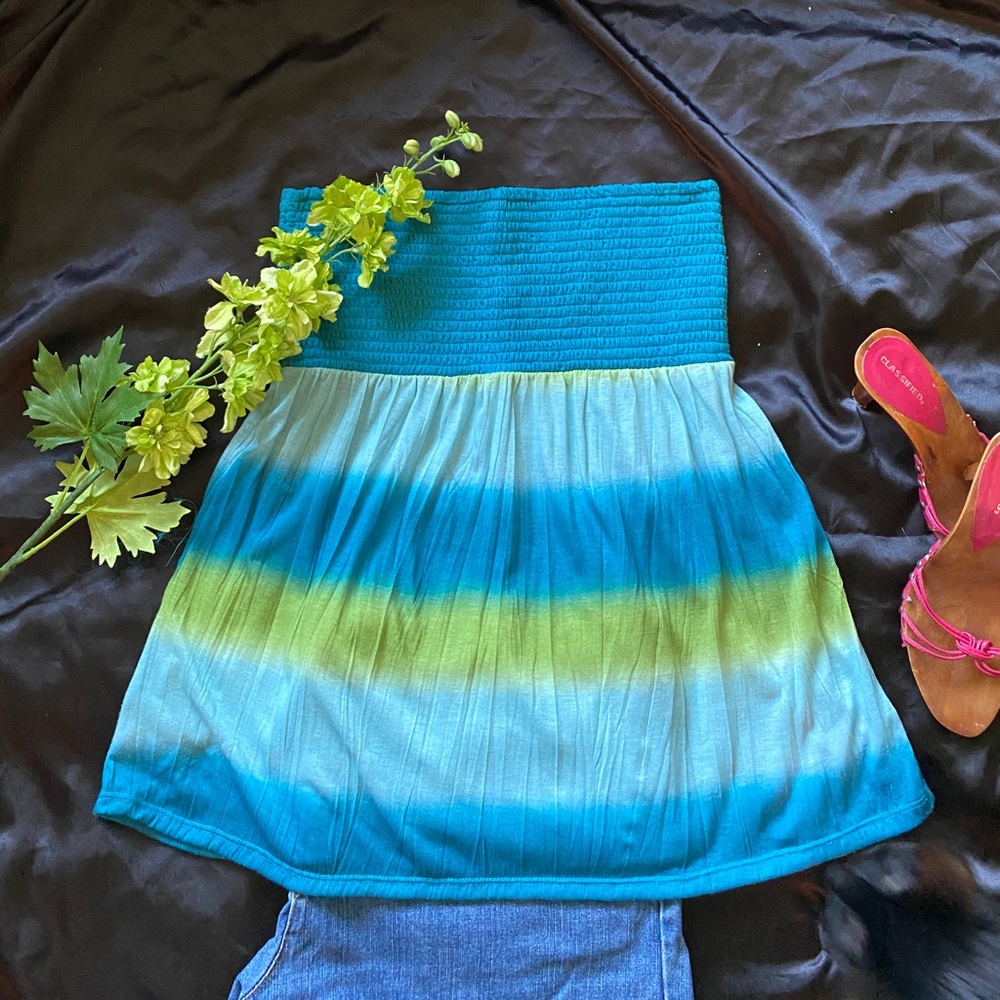 🔥3/$25  -L blue/green tube top practically new